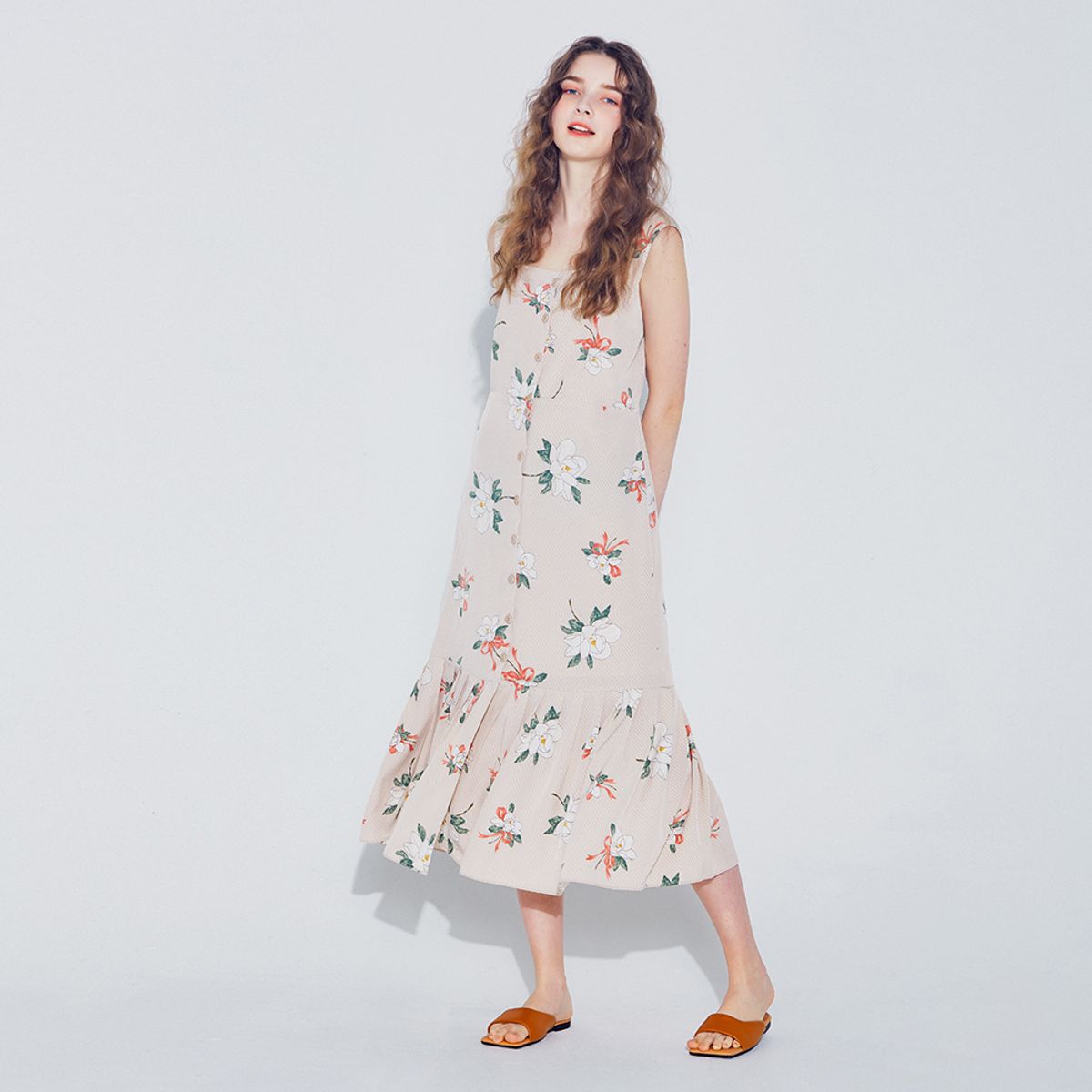 웬스데이딜라잇(WEDNESDAY DELIGHT) Flower Pleated Dress_Beige