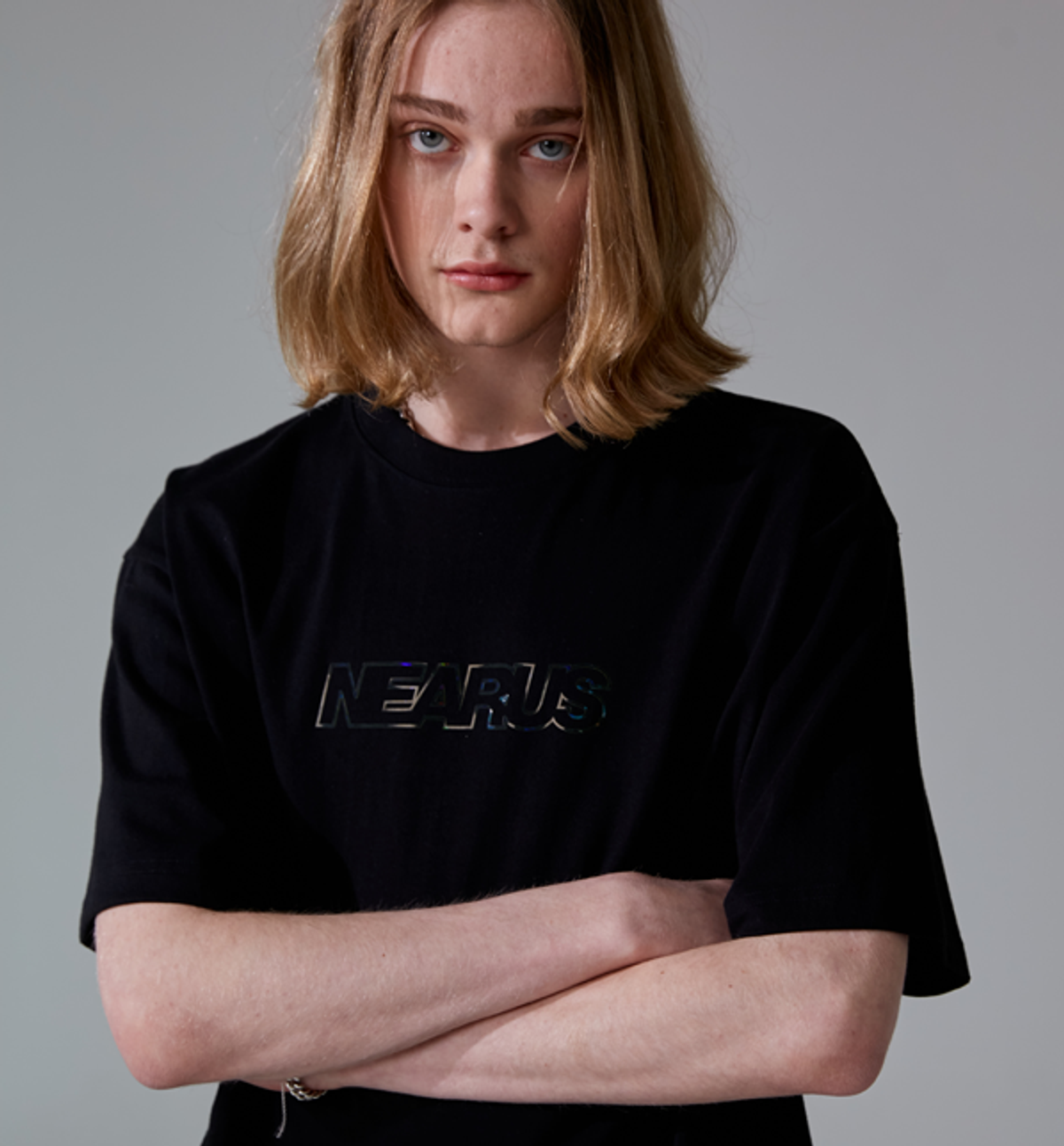 니어러스(NEARUS) 반팔티셔츠SILICONE LOGO OVER TEE