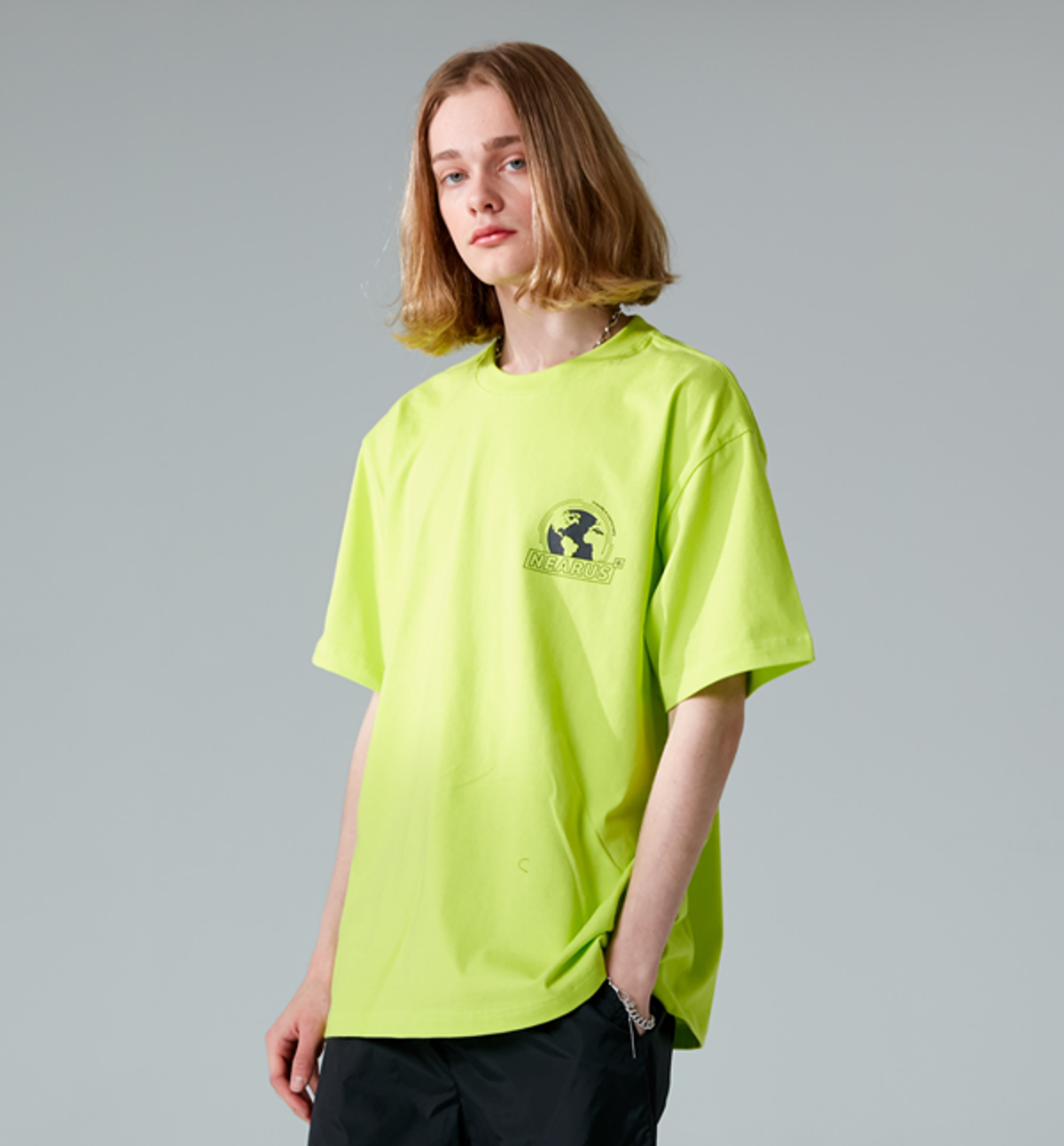 니어러스(NEARUS) 반팔티셔츠EARTH LOGO OVER TEE