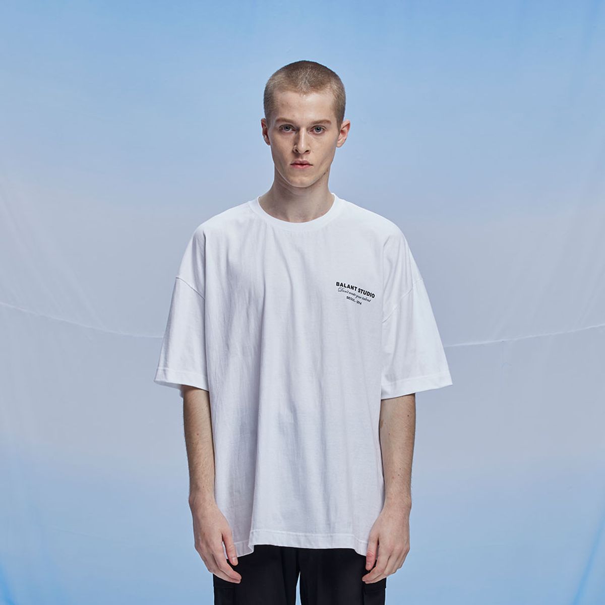 발란트(BALANT) 클래식 세션 B 스튜디오 티셔츠 - 화이트