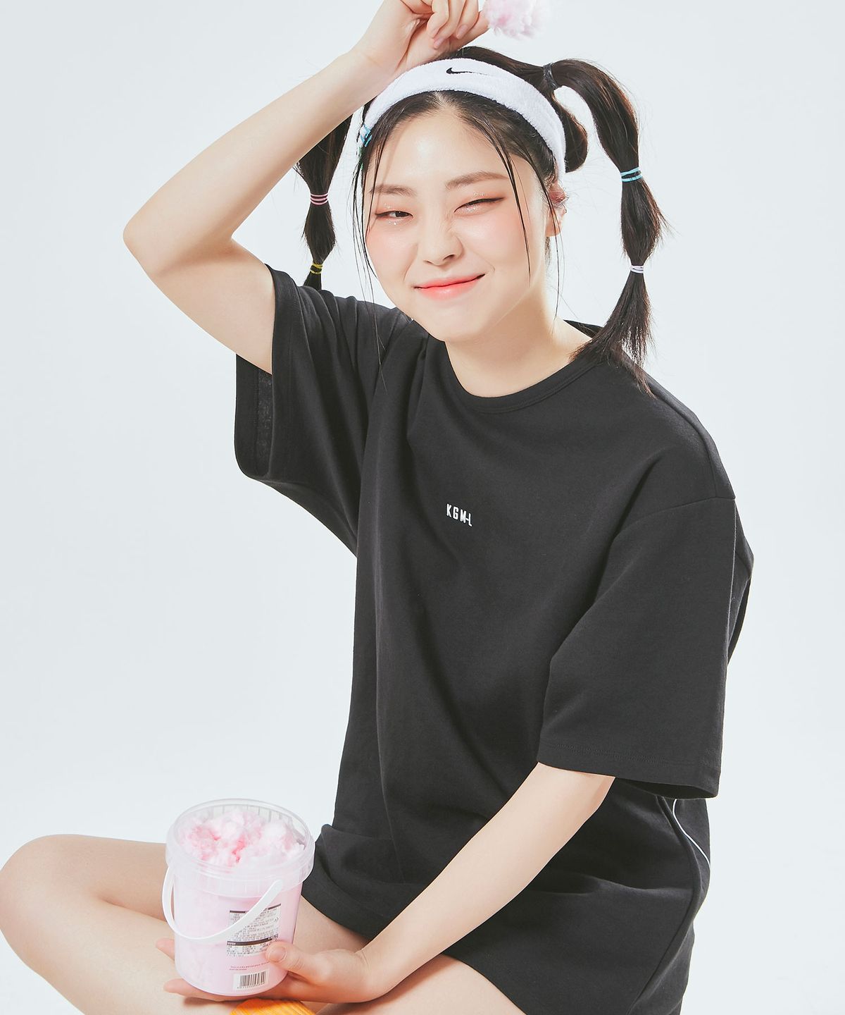 카가미엘(KAGAMI.L) 오버사이즈 스퀘어 프린트 티셔츠 블랙