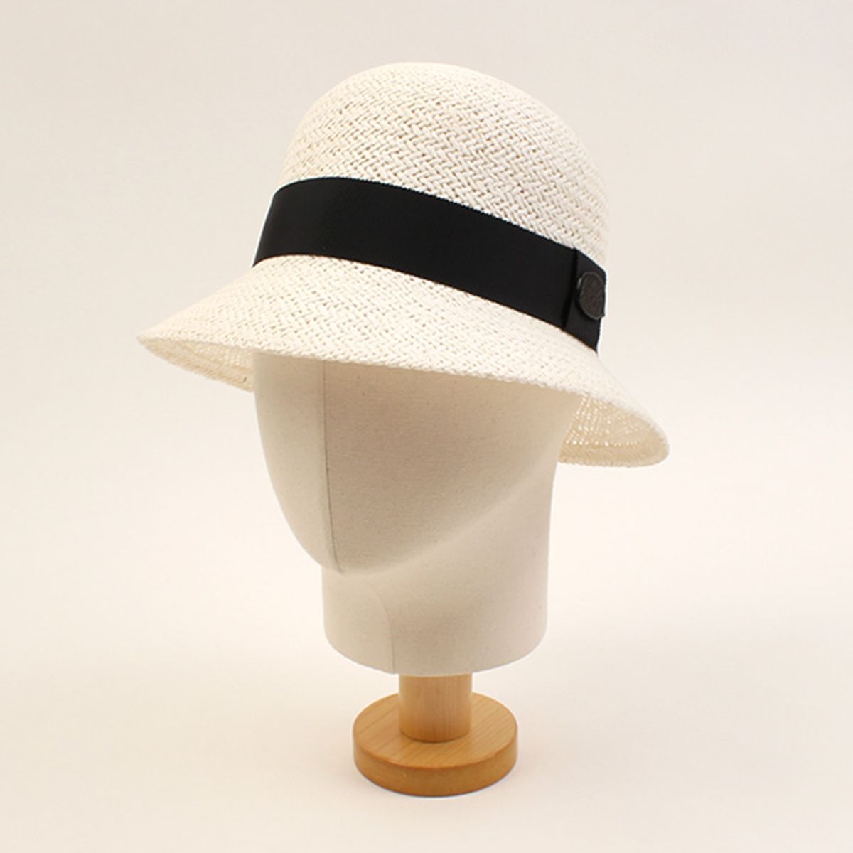유니버셜 케미스트리(UNIVERSAL CHEMISTRY) Cool White Cloche Hat BK 여름페도라