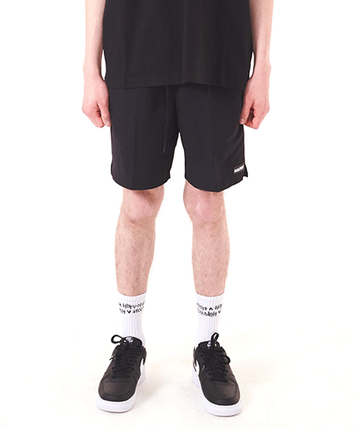 아임낫어휴먼비잉(I AM NOT A HUMAN BEING) RUBBER PATCHED SHORTS - BLACK