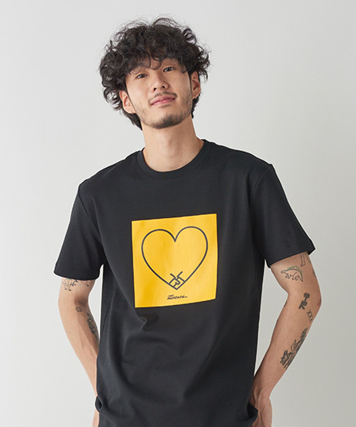 그래픽스(GRAPIX) [그래픽스 X 미스터 머스타드 스튜디오 Gold Label] Love Together Premium 반팔 티셔츠