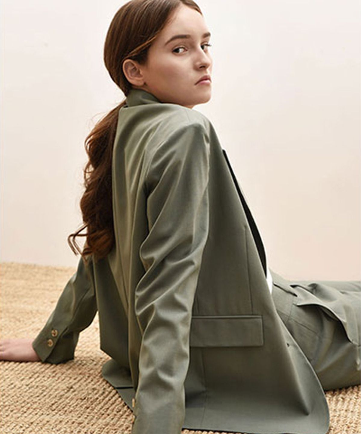 아바몰리(AVA MOLLI) ADS-JKD102-20 AIDEN SINGLE JACKET (Khaki)