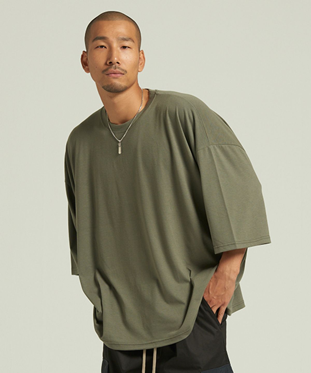 테네르(TENER) 실키7부 박스티 카키