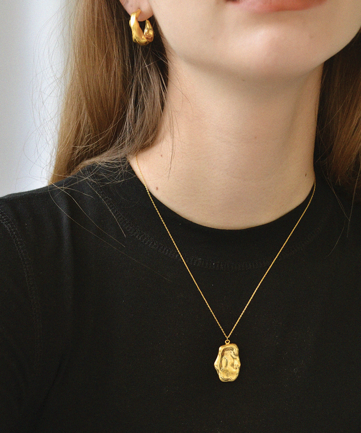 누아보(NUAVO) gold wave necklace
