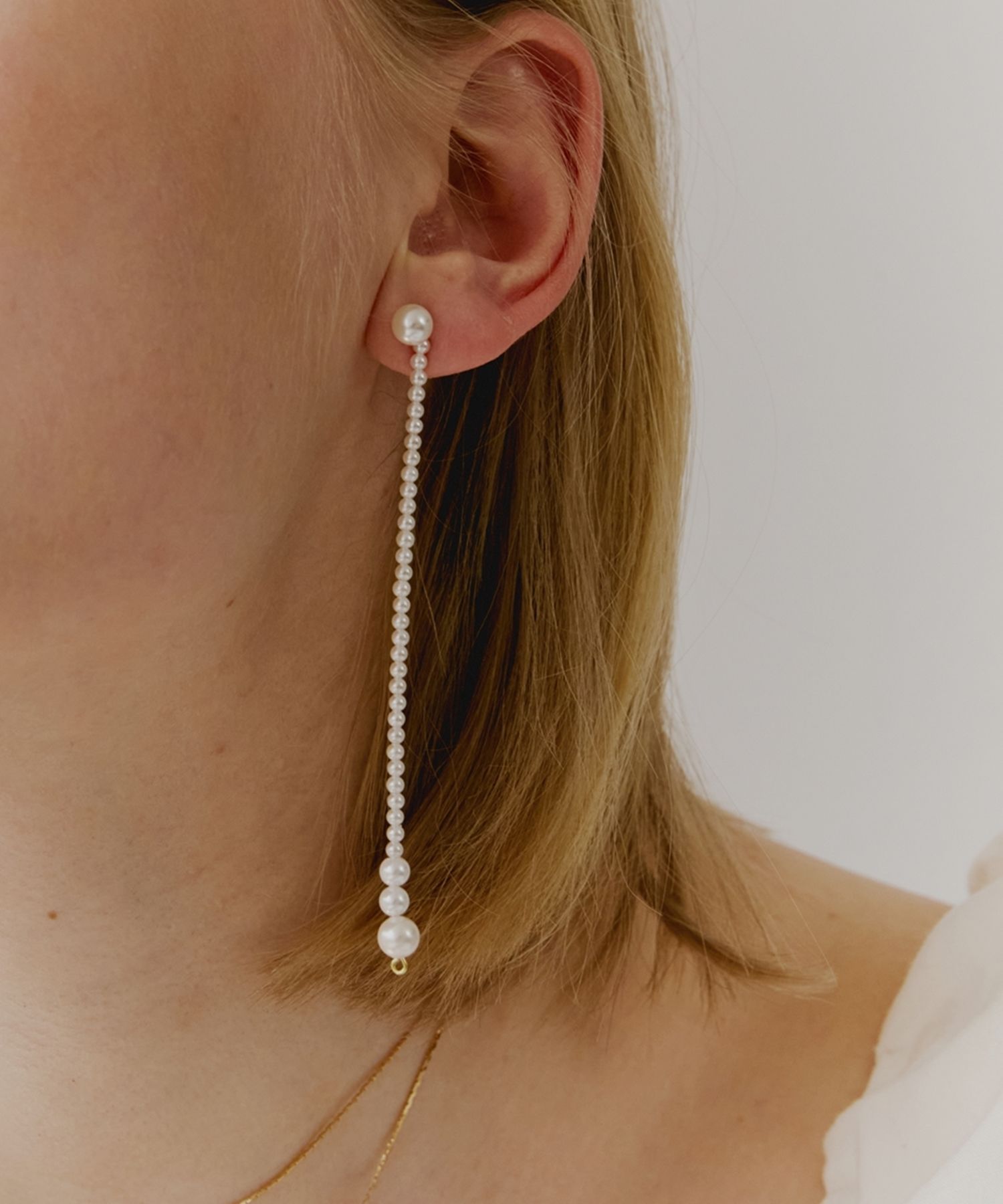 ピアス LOVE ME MONSTER Pearl Long Stick Earrings L201MER040 MUSINSA | LOVE ME MONSTER Pearl Long Stick Earrings