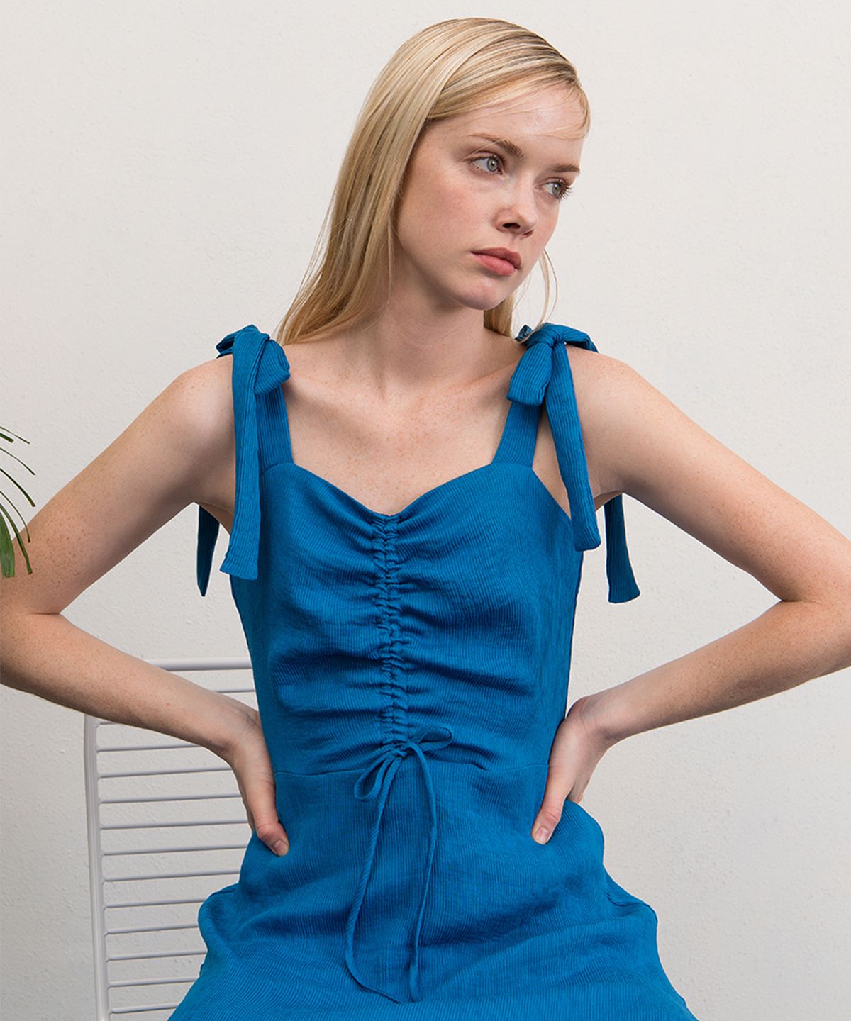 이제이노리(EJNOLEE) Deep Blue Pleated Camisole Dress
