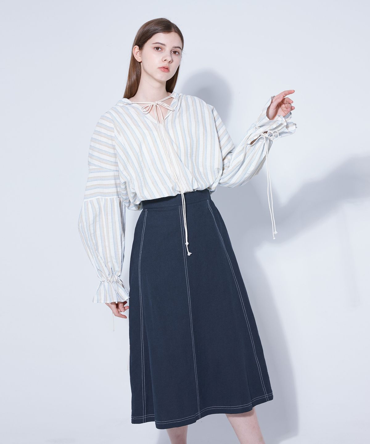 웬스데이딜라잇(WEDNESDAY DELIGHT) Striped Blouse_Sora