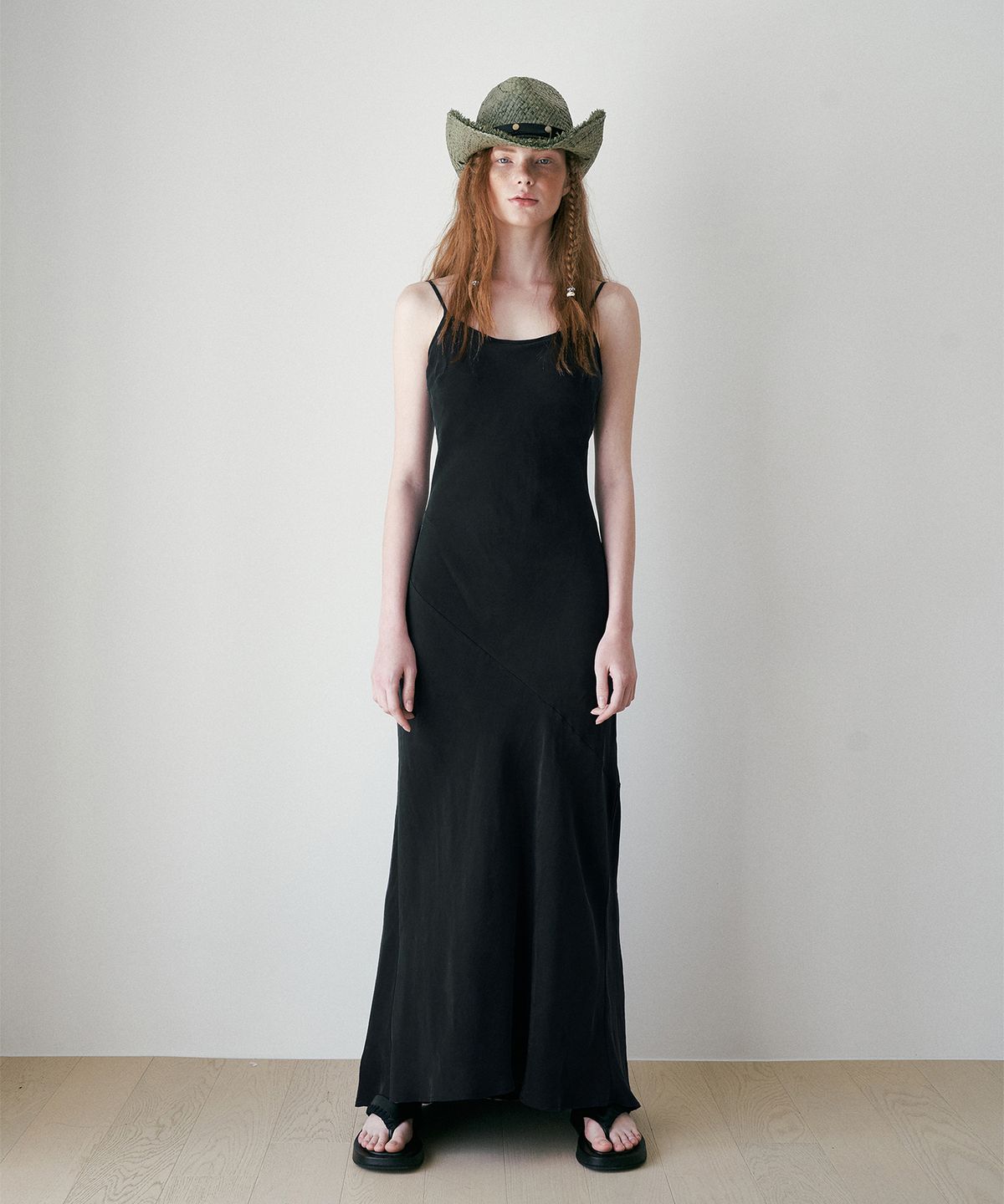 르브아시스(REVOIRSIS) maxi dresses black