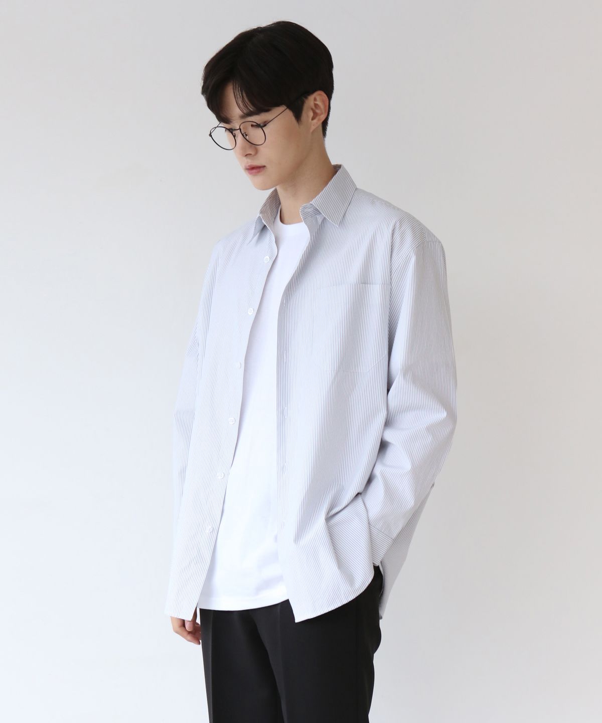 기프트오리지널(GIFTORIGINAL) (UNISEX) 스탠다드 스트라이프 셔츠_그레이