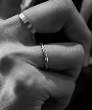 B040 [써지컬스틸] 베이직 씬 커브 반지