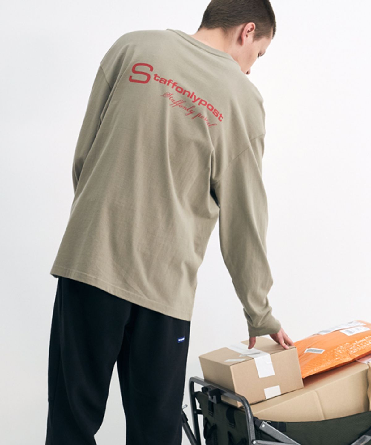 스텝온리(STAFFONLY) S-LOGO LONG SLEEVE (KHAKI)