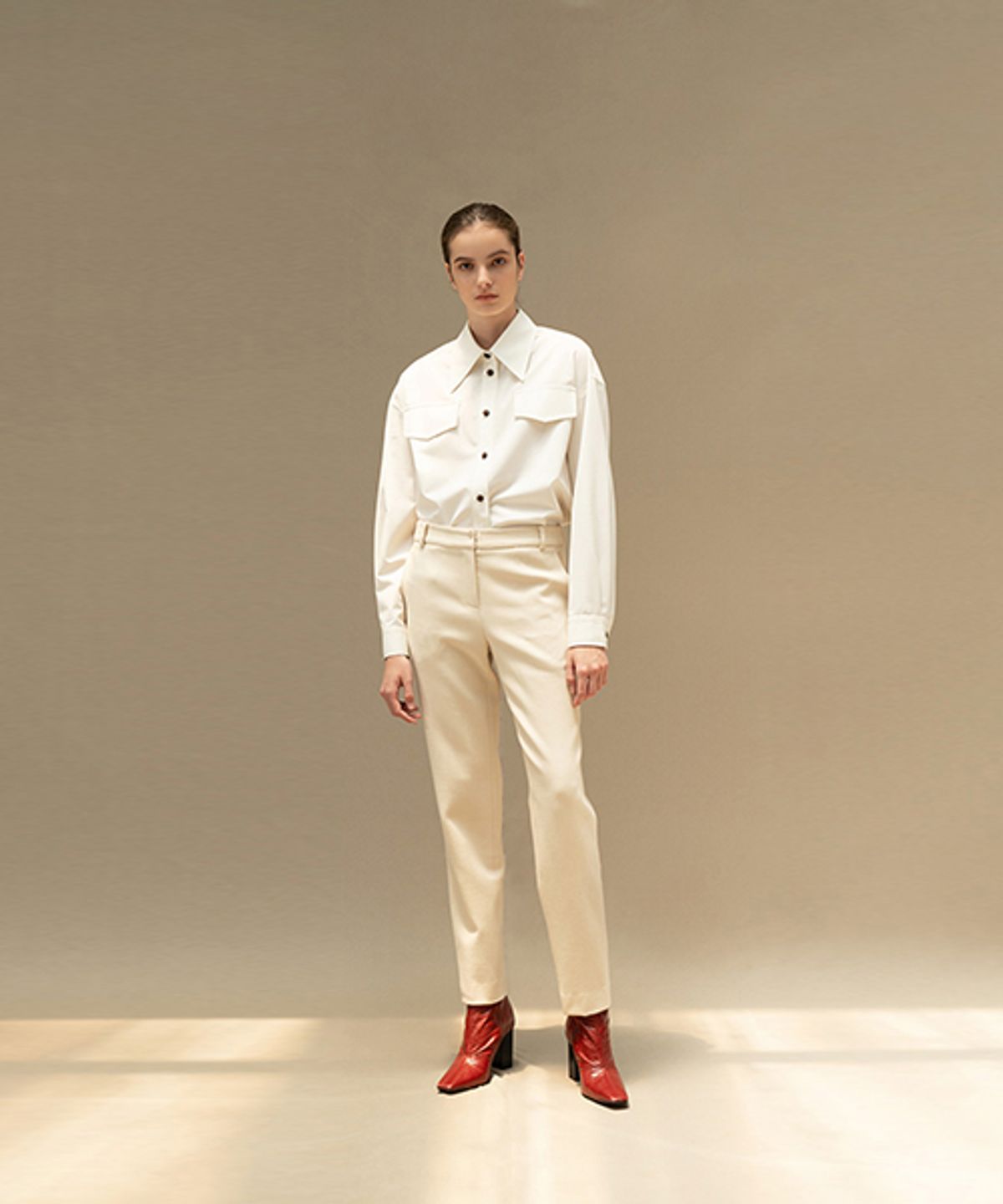 아바몰리(AVA MOLLI) ACW-PTJ202-10 JADE PANTS (Ivory)
