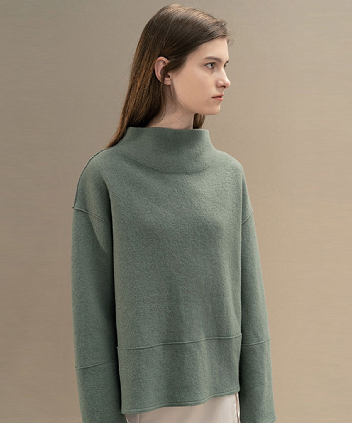 아바몰리(AVA MOLLI) ADF-TOI401-40 BARON WOOL TOP (L/Khaki)