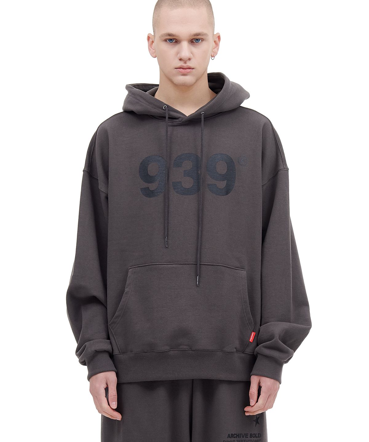 아카이브 볼드(ARCHIVE BOLD) 939 LOGO HOOD (DARK GRAY)