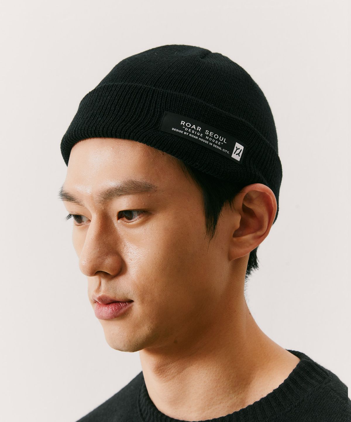 오드닷(ODD DOT) (Unisex) 로고 라벨 베이직 숏 비니_BLACK