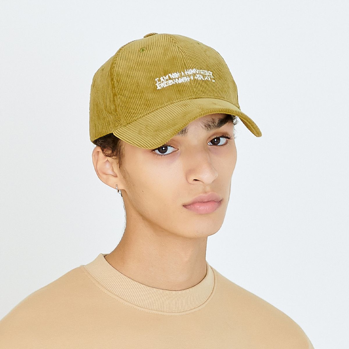 아임낫어휴먼비잉(I AM NOT A HUMAN BEING) BASIC LOGO CORDUROY CAP - KHAKI