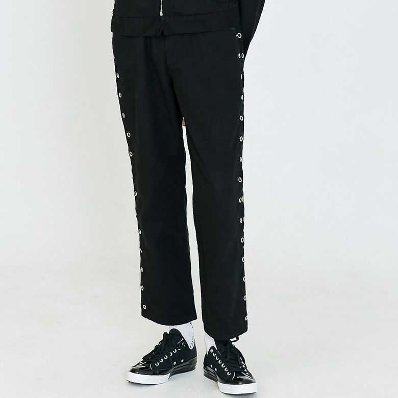 EYELET DETAIL JEANS - BLACK