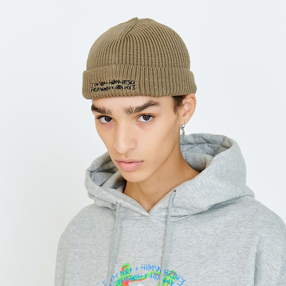아임낫어휴먼비잉(I AM NOT A HUMAN BEING) BASIC LOGO BEANIE - OLIVE