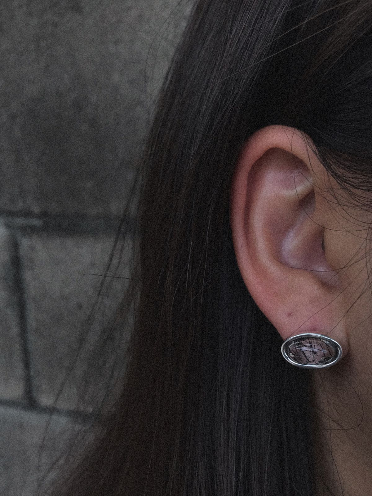 마호가니(MAHOGANI) BLACK QUARTZ ELLIPSE EARRINGS