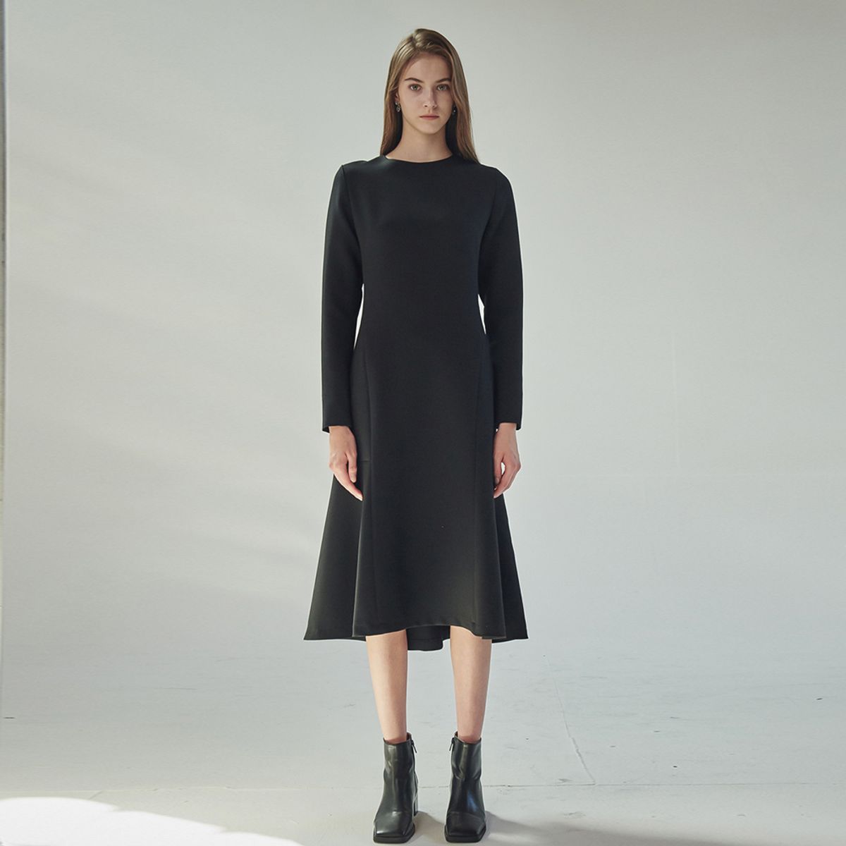 아쿠드(ACUD) MERMAID LINE FLARED MIDI DRESS_BLACK