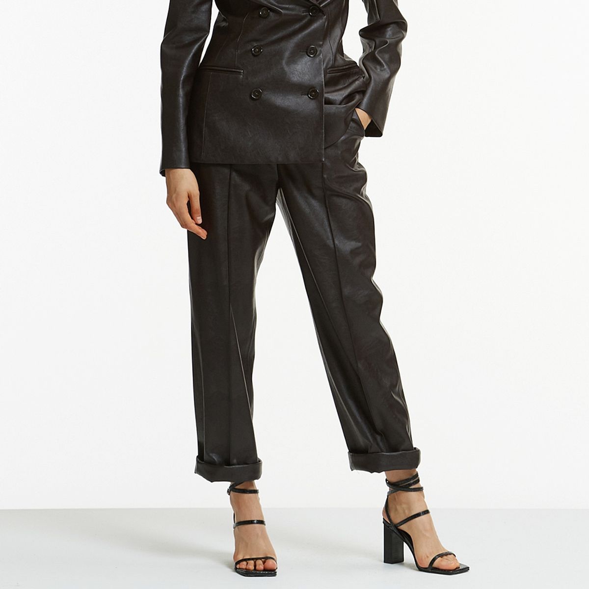 핀블랙(PINBLACK) FAKE LEATHER PINTUCK WIDE PANTS BROWN