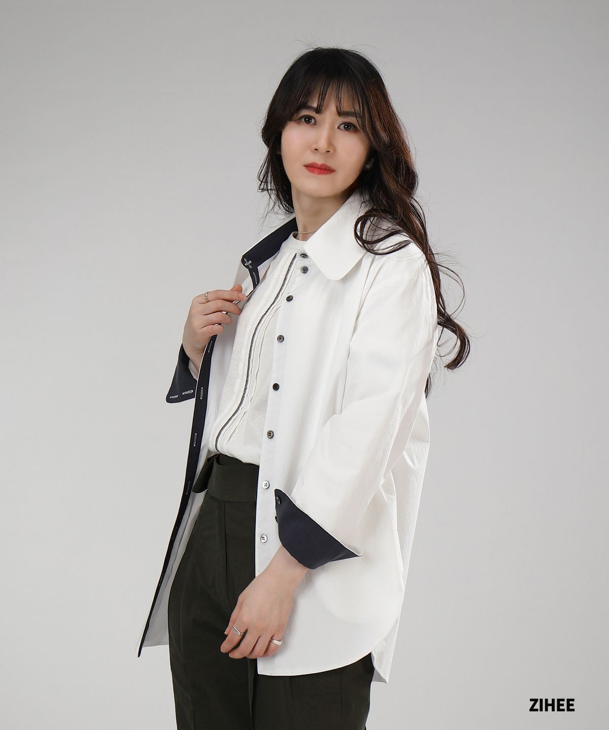지희(ZIHEE) 아이보리 럭셔리 클래식 셔츠형재킷