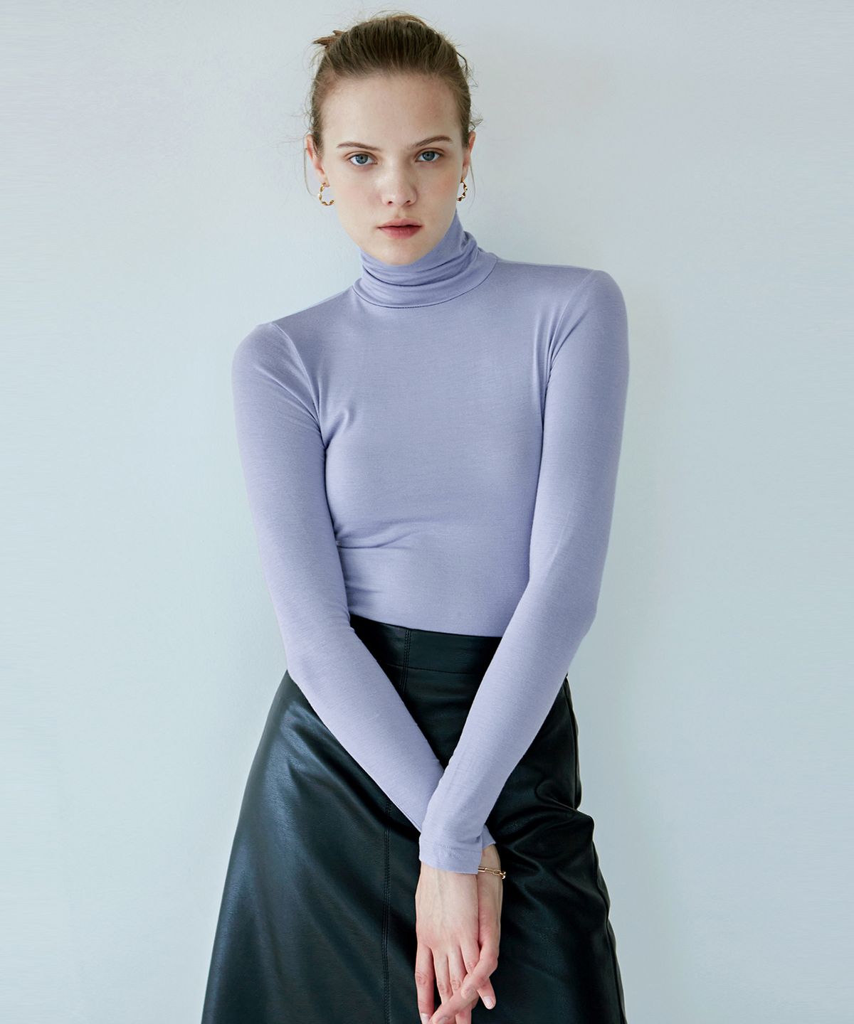 닉앤니콜(NICK&NICOLE) [ESSENTIAL] SLIM TURTLENECK TOP_LAVENDER BLUE