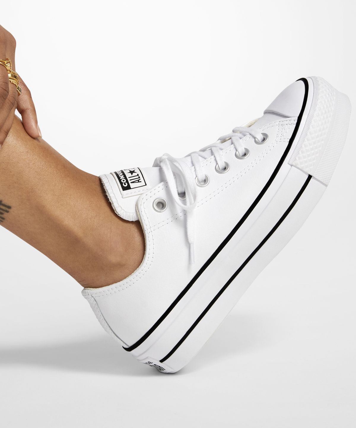 컨버스(CONVERSE) 척테일러 올스타 리프트 클린 레더 화이트 561680C