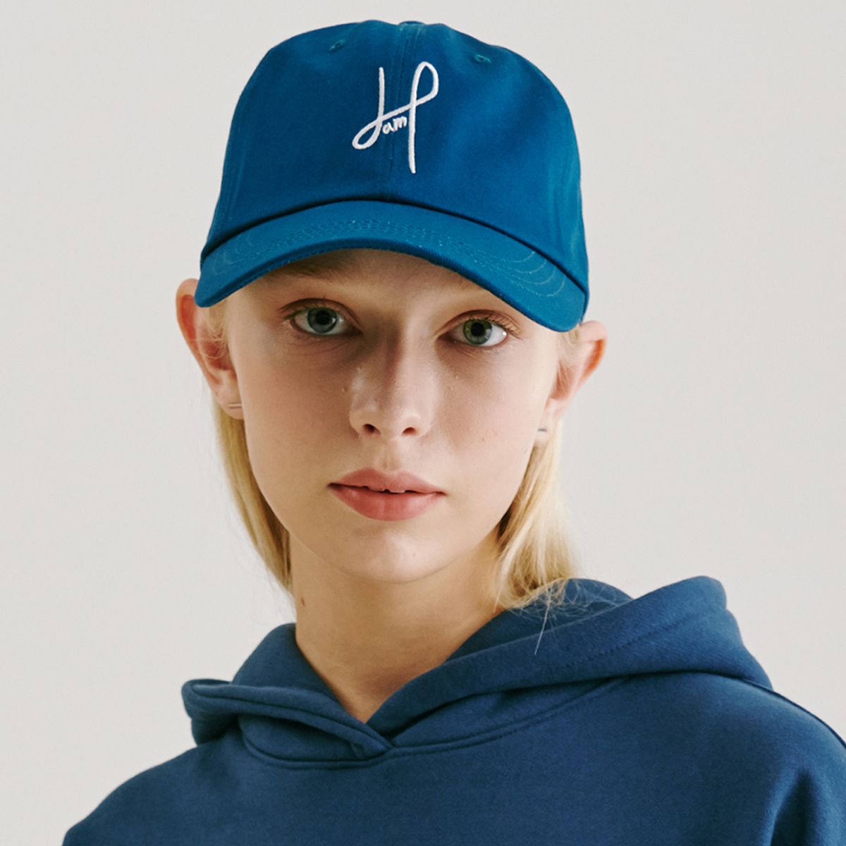돈애스크마이플랜(DAMP) SIGNATURE LOGO CAP 2.0_BLUE NAVY