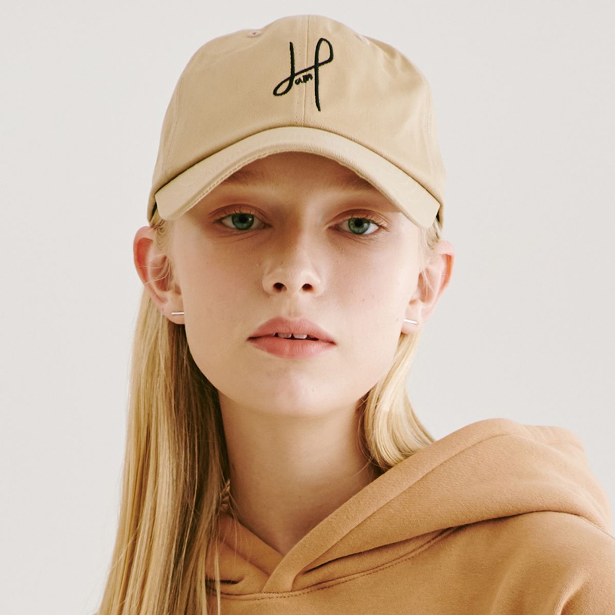 돈애스크마이플랜(DAMP) SIGNATURE LOGO CAP 2.0_BEIGE