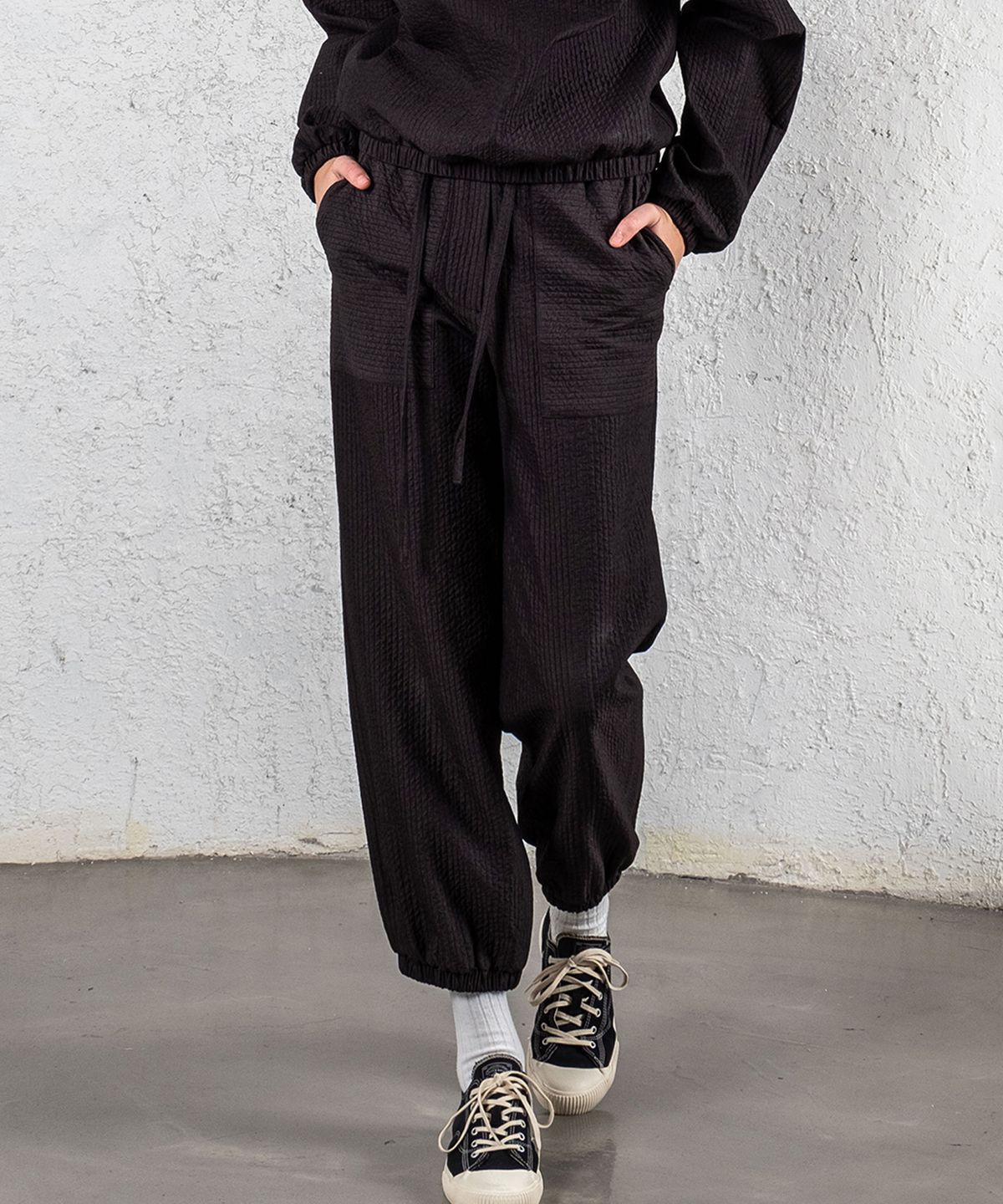 쥐엠쥐에스(GMGS) Easy Quilted Jogger Pants (Black)