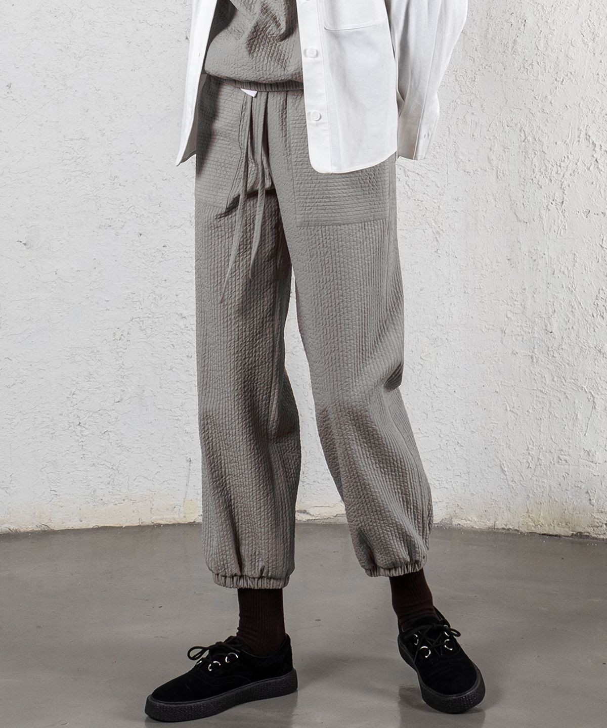 쥐엠쥐에스(GMGS) Easy Quilted Jogger Pants (Gray)
