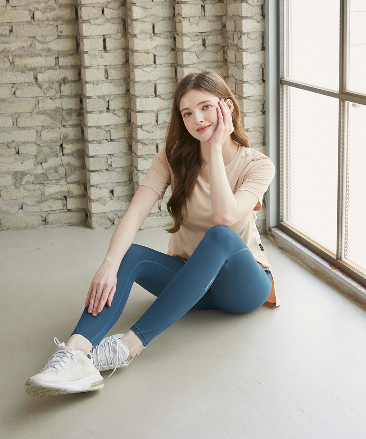 씨엘코코(CIELCOCO) CLWT8050 이지핏 숏 슬리브 베이지
