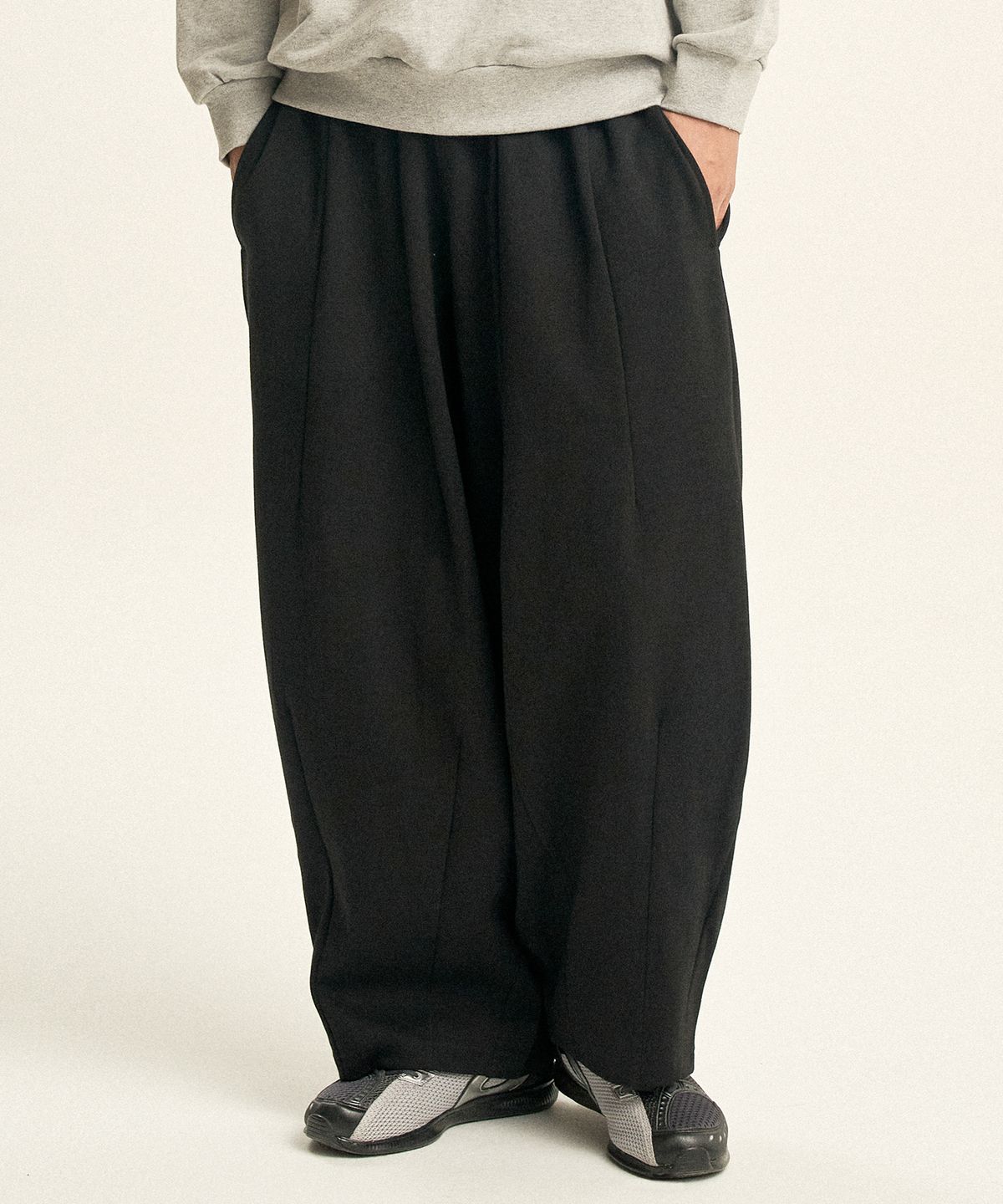 제로(XERO) Balloon Sweat Pants [Black]