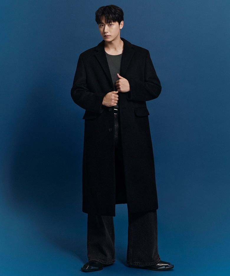 [이도현 PICK] 캐시미어 블렌드 대디 숄더 싱글 롱 코트 [블랙]