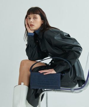 마딴 크로커백 네이비 스퀘어