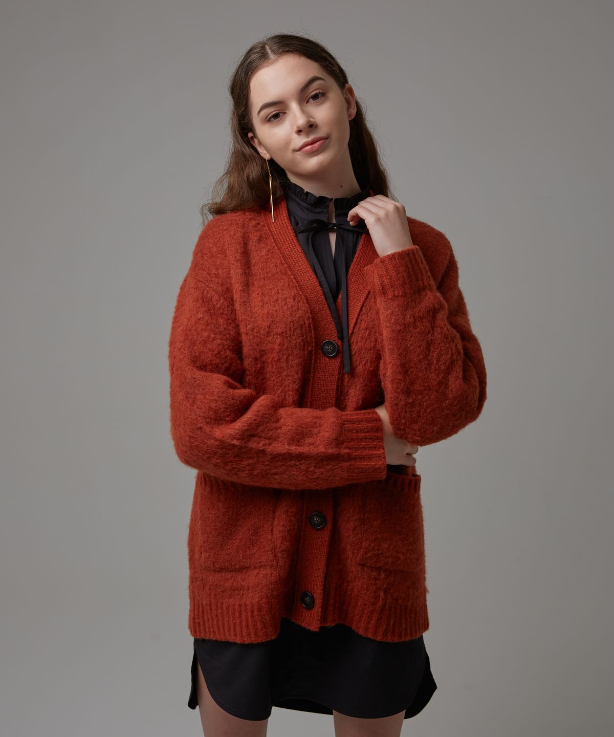 일로일(ILOIL) brushed v-neck cardigan - brick