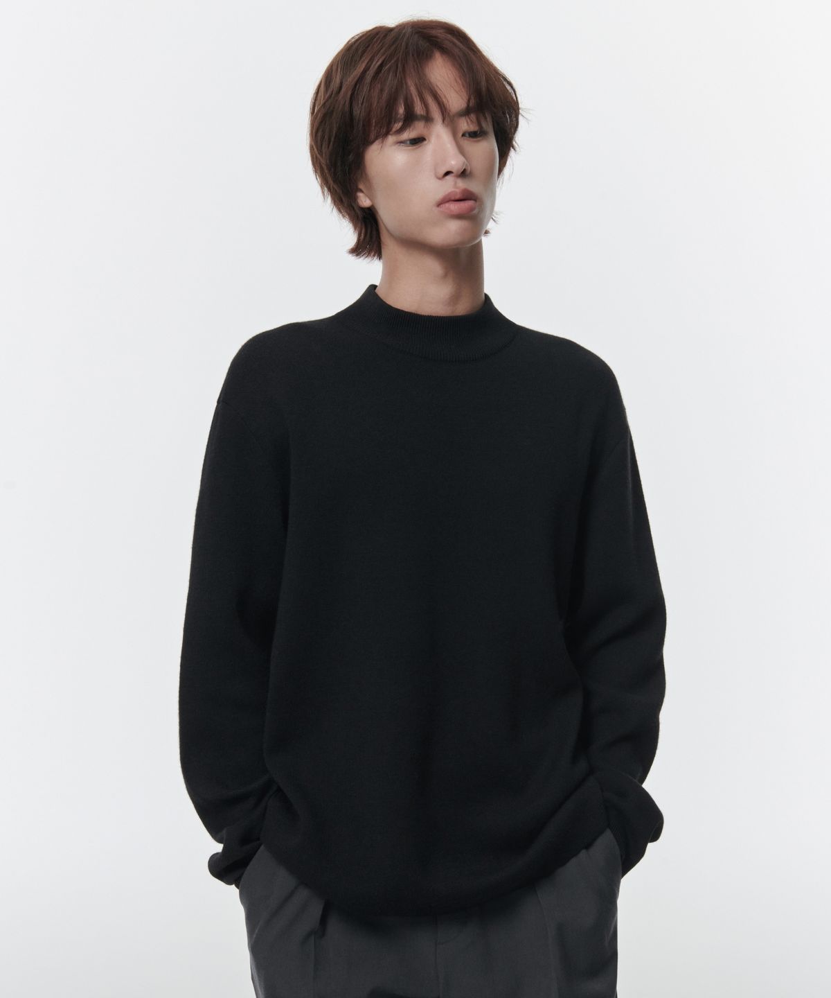 무신사 스탠다드(MUSINSA STANDARD) 미니멀 모크 넥 니트 [블랙]