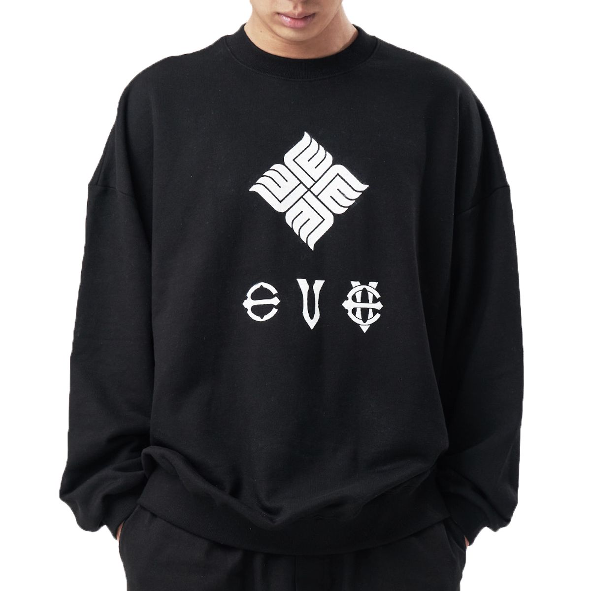 에잇볼륨(EIGHTVOLUME) EV  뉴 엠블렘 오버핏 맨투맨