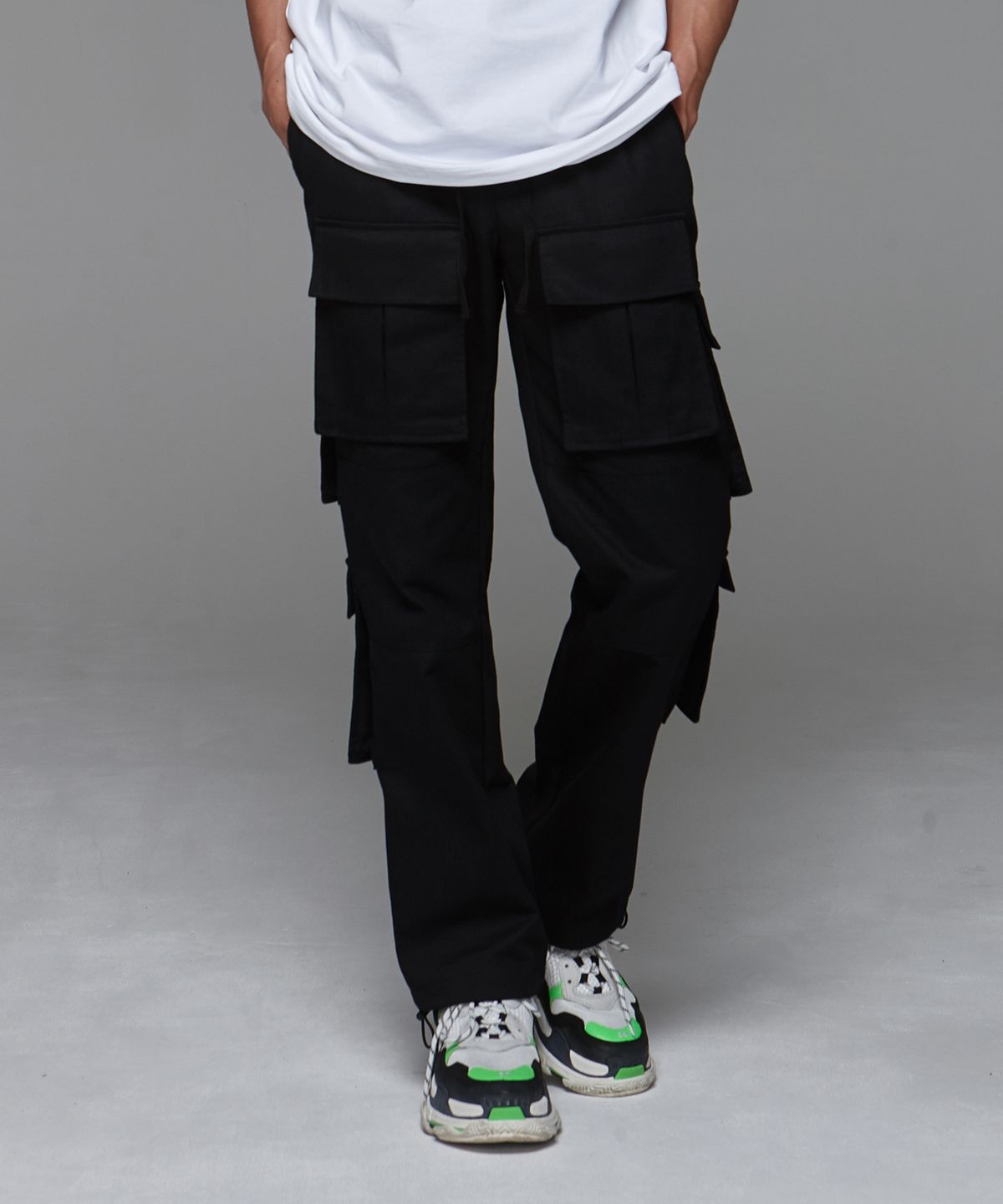 인터섹션(INTERSECTION) MULTI POCKET WIDE CARGO PANTS [BLACK]