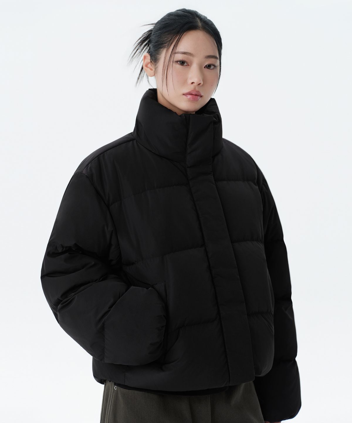 무신사 스탠다드 우먼(MUSINSA STANDARD WOMAN) 우먼즈 다운 푸퍼 숏 패딩 재킷 [블랙]