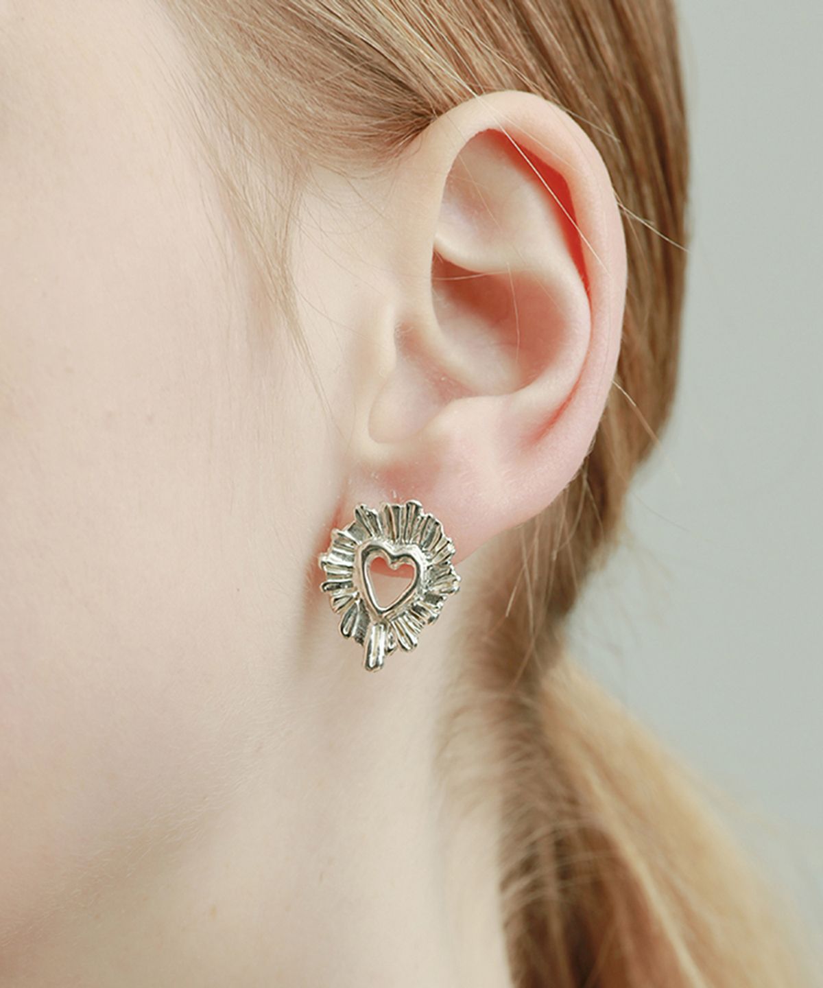 파피(POPPI) Halo heart earrings