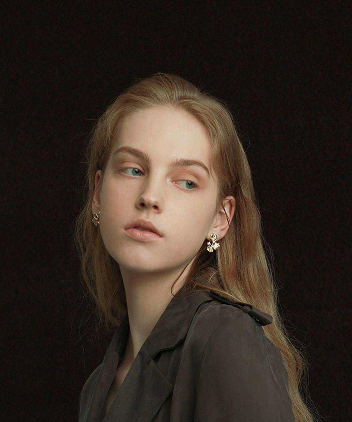 파피(POPPI) Flower twin crystal earrings