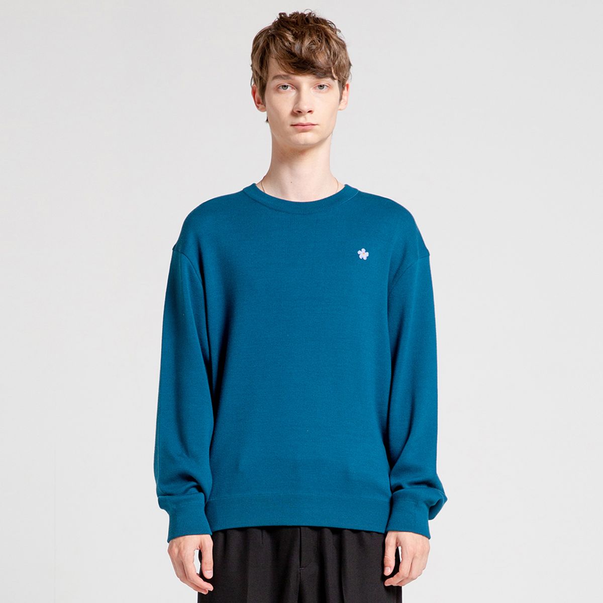 비아봉드비아(VIABON DE VIA) UNISEX_플라워 소프트 코튼 니트 맨투맨 (TURQUOISE)