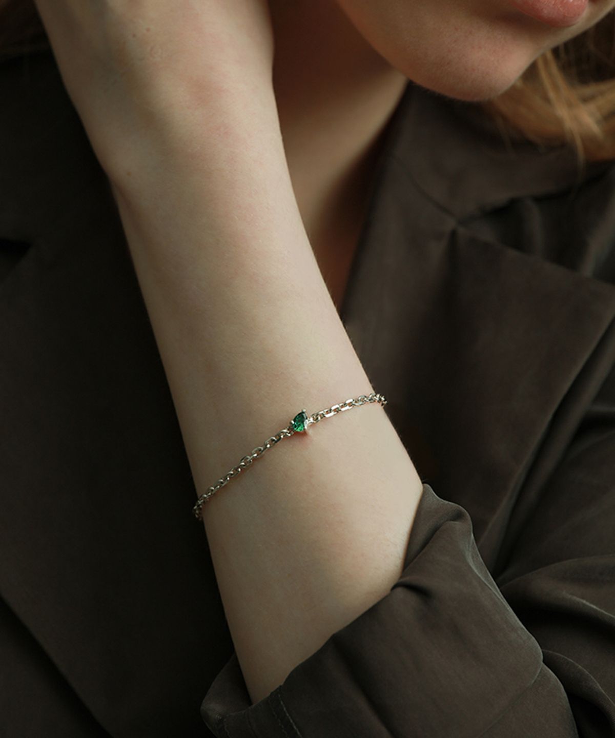 파피(POPPI) Green pear cut bracelet