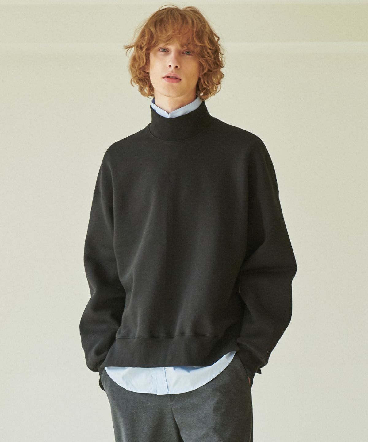 하프크라이즈 레이아웃(HALBKREIS LAYOUT) TA-130 B-TURTLE NECK MTM_BK