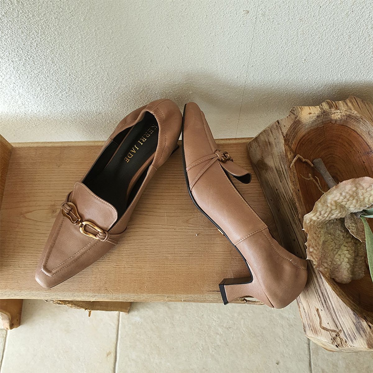 케리제이드(KERRIJADE) Wave Chain Loafer_PinkBeige